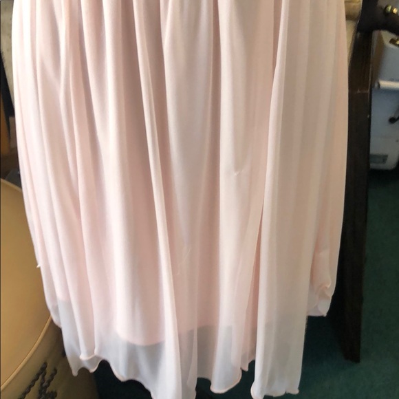 Elegant Pink Lace Dress with Silver Accents - Picture 5 of 12